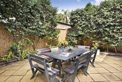 Designer Studios Manly - Yamba Accommodation 17