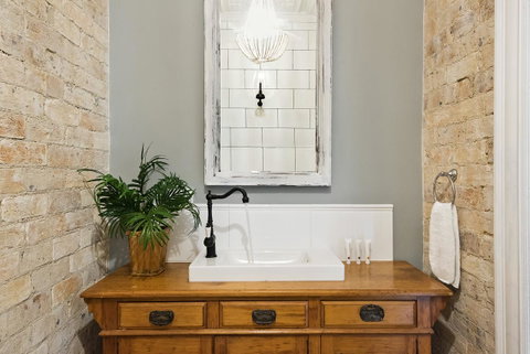 Designer Studios Manly - Yamba Accommodation 4