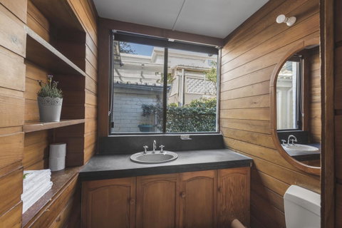 Designer Studios Manly - Yamba Accommodation 10