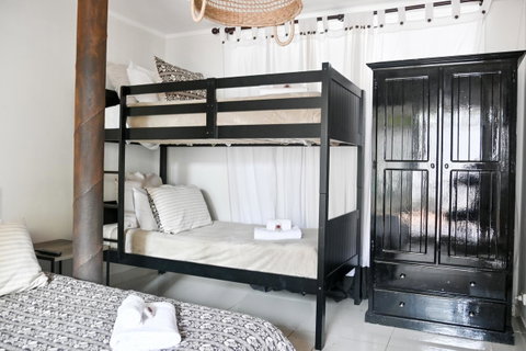 Designer Studios Manly - Yamba Accommodation 40