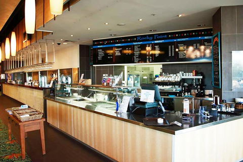 BASE Holidays - Ettalong Beach Premium Apartments - Yamba Accommodation 2
