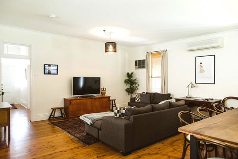 Morpeth Cottage - Yamba Accommodation 2