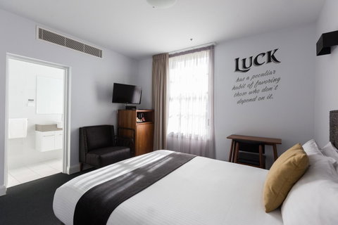The Lucky Hotel - Yamba Accommodation 3