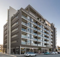 Honeysuckle Executive Apartments - Yamba Accommodation
