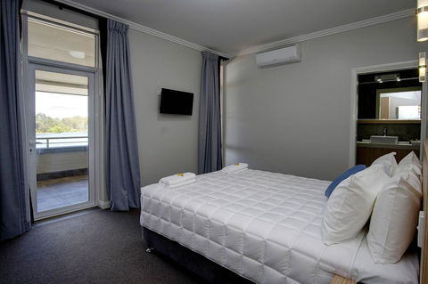 Lakes And Ocean Hotel Forster - Yamba Accommodation 12