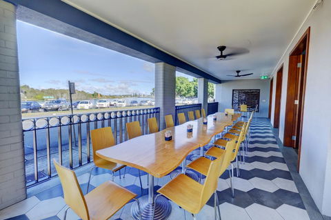 Lakes And Ocean Hotel Forster - Yamba Accommodation 7
