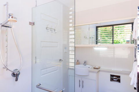 By The Beach B&B Self Contained Apartments - Yamba Accommodation 10