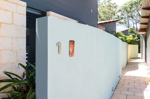 By The Beach B&B Self Contained Apartments - Yamba Accommodation 5