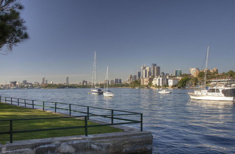 Summery, Spacious 4 Bed Home In Kurraba Point - Yamba Accommodation 20