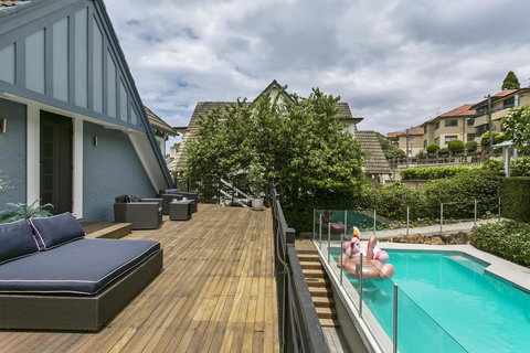 Summery, Spacious 4 Bed Home In Kurraba Point - Yamba Accommodation 3