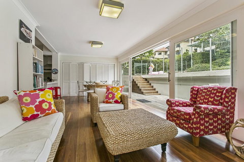 Summery, Spacious 4 Bed Home In Kurraba Point - Yamba Accommodation 0