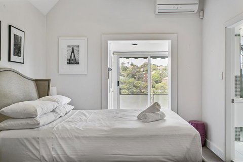 Summery, Spacious 4 Bed Home In Kurraba Point - Yamba Accommodation 5