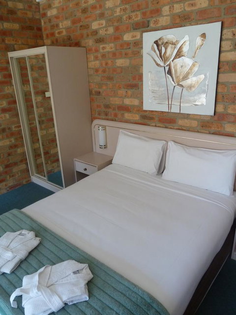 Mollymook Surfbeach Motel & Apartments - Yamba Accommodation 12