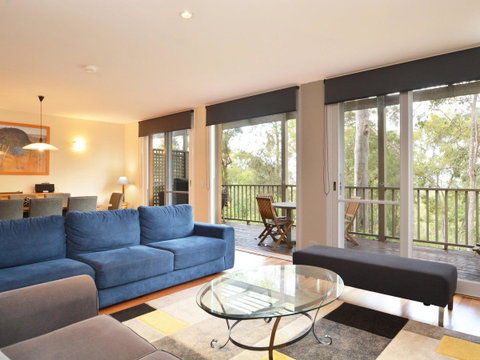 Villa De Saran Located Within Cypress Lakes - Yamba Accommodation 0