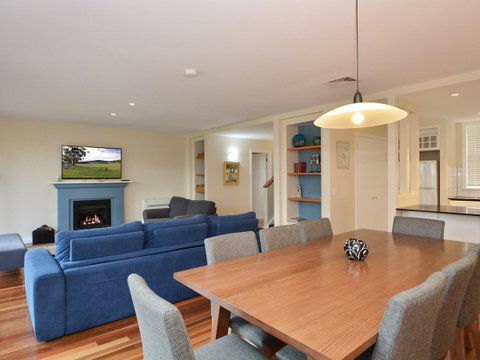 Villa De Saran Located Within Cypress Lakes - Yamba Accommodation 12