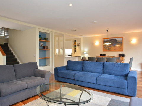 Villa De Saran Located Within Cypress Lakes - Yamba Accommodation 11