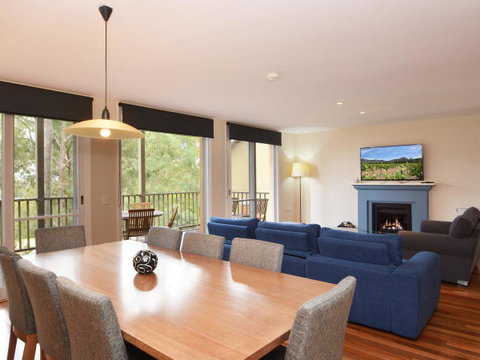 Villa De Saran Located Within Cypress Lakes - Yamba Accommodation 6