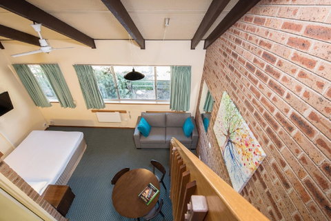Alpine Gables - Yamba Accommodation 29