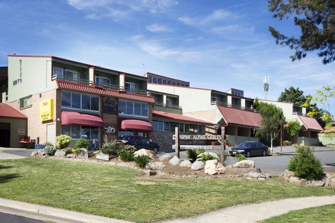 Alpine Gables - Yamba Accommodation 0