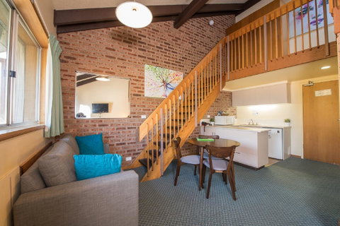 Alpine Gables - Yamba Accommodation 30