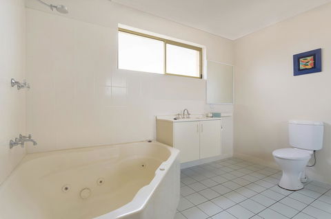 Baywatch Apartments Merimbula - Yamba Accommodation 15