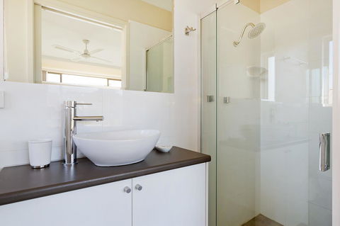 Baywatch Apartments Merimbula - Yamba Accommodation 13