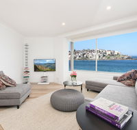 Right on Bondi - Yamba Accommodation
