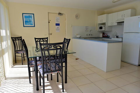 Beach House Holiday Apartments - Yamba Accommodation 11