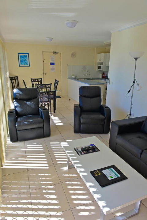 Beach House Holiday Apartments - Yamba Accommodation 7