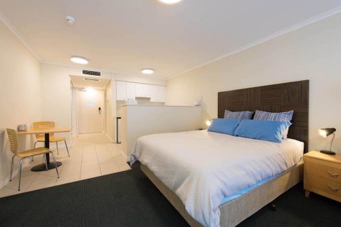 Grande Esplanade Studio - Yamba Accommodation 7