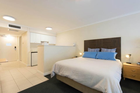 Grande Esplanade Studio - Yamba Accommodation 4
