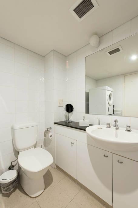 Grande Esplanade Studio - Yamba Accommodation 10