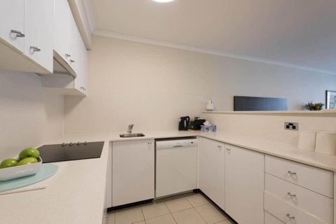 Grande Esplanade Studio - Yamba Accommodation 9