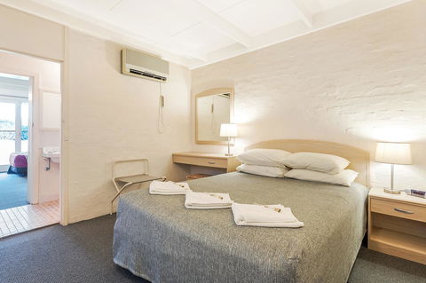 Black Dolphin Resort Motel & Apartments - Yamba Accommodation 18