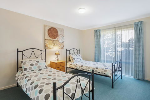 Black Dolphin Resort Motel & Apartments - Yamba Accommodation 2