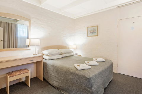 Black Dolphin Resort Motel & Apartments - Yamba Accommodation 38