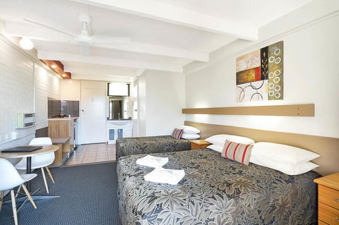 Black Dolphin Resort Motel & Apartments - Yamba Accommodation 21