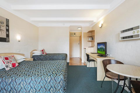 Black Dolphin Resort Motel & Apartments - Yamba Accommodation 12