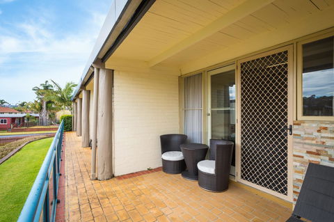 Black Dolphin Resort Motel & Apartments - Yamba Accommodation 8