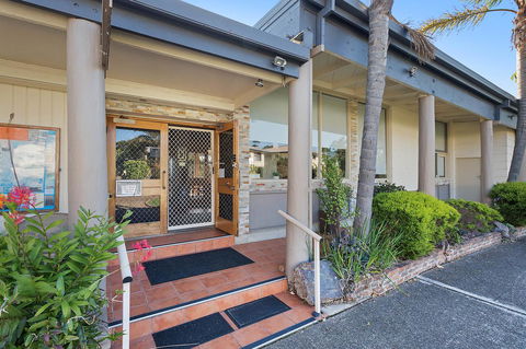 Black Dolphin Resort Motel & Apartments - Yamba Accommodation 42