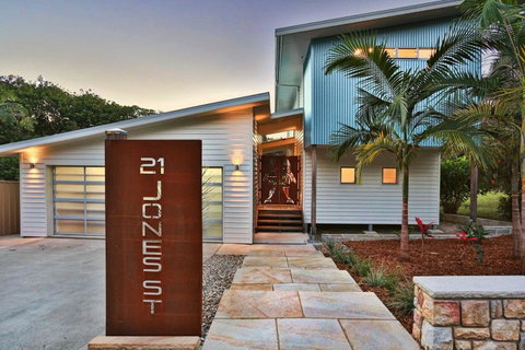 Drifted Away - Yamba Accommodation 0