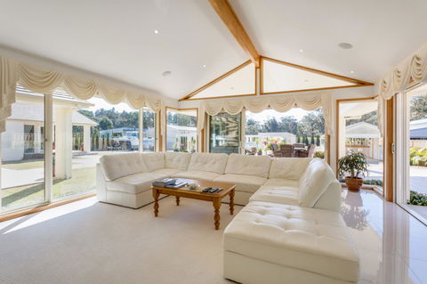 One Mile Mansion - Private Coastal Retreat FREE FAMILY ADVENTURE PASS - Yamba Accommodation 11