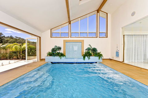 One Mile Mansion - Private Coastal Retreat FREE FAMILY ADVENTURE PASS - Yamba Accommodation 4
