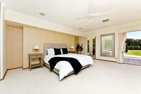 One Mile Mansion - Private Coastal Retreat FREE FAMILY ADVENTURE PASS - Yamba Accommodation 7