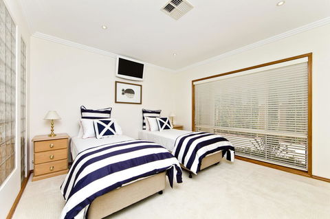 One Mile Mansion - Private Coastal Retreat FREE FAMILY ADVENTURE PASS - Yamba Accommodation 17