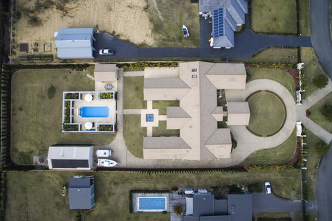 One Mile Mansion - Private Coastal Retreat FREE FAMILY ADVENTURE PASS - Yamba Accommodation 21
