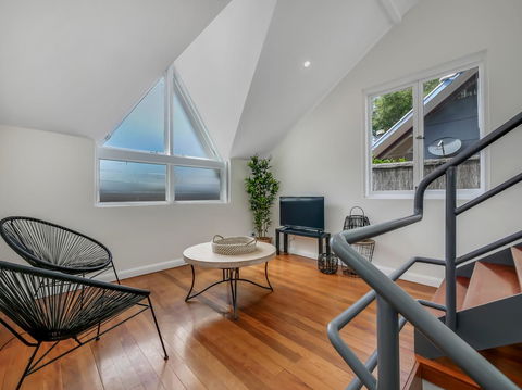 Large Terrace In Sydneyâ€™s Lower North Shore - Yamba Accommodation 5
