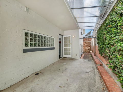 Large Terrace In Sydneyâ€™s Lower North Shore - Yamba Accommodation 20