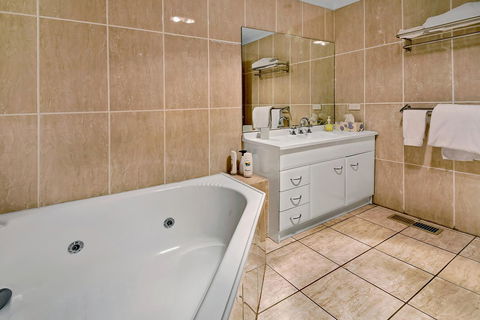 Bundanoon Lodge - Yamba Accommodation 43