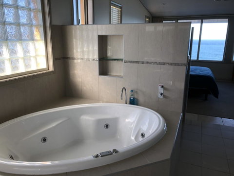 OceanScape Luxury Beachfront Villas - Yamba Accommodation 5